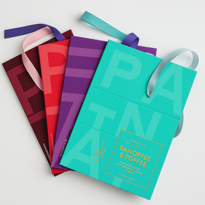 Foglio di oro rosa personalizzato che timbra esagonale pieghevole scatola di carta rigida cieca imballaggio con nastro colorato - Product Image 5