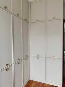 Armoire de luxe de style européen sur mesure avec penderie, meuble de chambre en bois massif, espace de rangement pour la décoration intérieure - Product Image 4