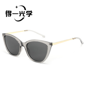 แว่นกันแดดทรงแคทอาย กรอบพีซีสีดำ UV400 ป้องกันแสงสีฟ้า สไตล์ผู้หญิง - Product Image 4