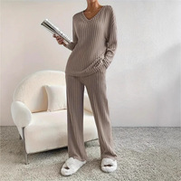 2026 automne hiver tricot Anti-boulochage transfrontalier nouvelle maison mode décontracté pantalon droit élégant ample col en v deux pièces ensemble