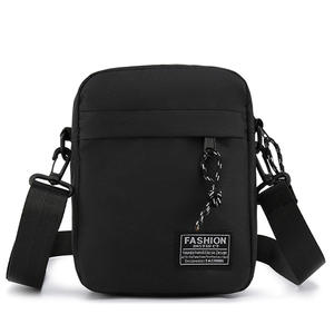 Sac à bandoulière pour hommes Fashion Instinct, en tissu Oxford noir, petit sac carré pour téléphone portable, style décontracté pour voyage - Product Image 2