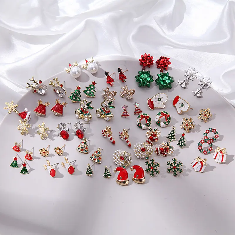 Jepang dan Korea Musim Dingin Manis Lucu Hadiah Liburan Perhiasan Topi Natal Stoking Kepingan Salju Pohon Rusa Mini Stud Earrings