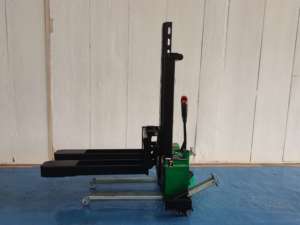 รถยกไฟฟ้า1.5TON แบบพกพายกได้1500กก. แท่นยกอัตโนมัติใช้แบตเตอรี่ลิเธียมสำหรับอุตสาหกรรมร้านอาหาร - Product Image 3