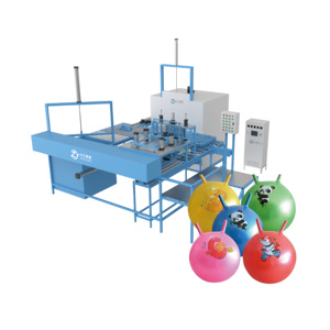 Machine automatique de fabrication de balles rebondissantes en PVC pour enfants, équipement de production par moulage rotatif, fabricant - Product Image 1