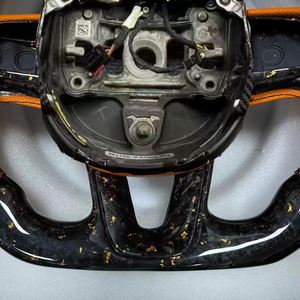 Volant sport en carbone forgé avec LED et surpiqûres, conçu pour les modèles sport <span class=keywords><strong>Dodge</strong></span> <span class=keywords><strong>Challenger</strong></span> SRT <span class=keywords><strong>RT</strong></span> M6 X4 1 Series X3 M2 - Product Image 5