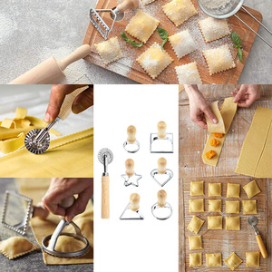 YIGO DIY ステンレス製クッキー型 低MOQ ベーキングビスケット型 ハート・フラワー・スクエア型 ラバーウッドハンドル付き - Product Image 5