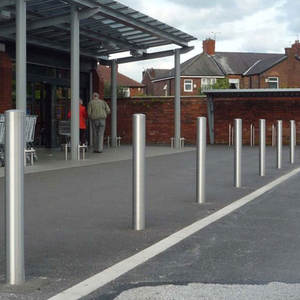 Poteau <span class=keywords><strong>de</strong></span> sécurité routière en métal pour extérieur, barrière <span class=keywords><strong>de</strong></span> circulation séparée en acier pour chaussée <span class=keywords><strong>de</strong></span> route - Product Image 1