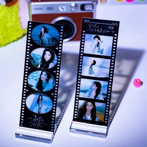 Marcapáginas y Portafotos de PVC con Diseño de Anime Kpop, Personalizado, Doble, Reutilizable, Regalo Moderno para Eventos de Ídolos - Product Image 6
