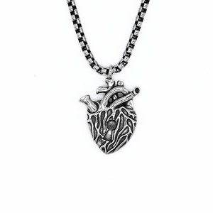 Nueva Joyería de Moda para Hombre y Mujer, Colgantes de Acero de Titanio para Parejas, Collar con Colgante de Corazón de Estilo Retro, Joyería al por Mayor - Product Image 1