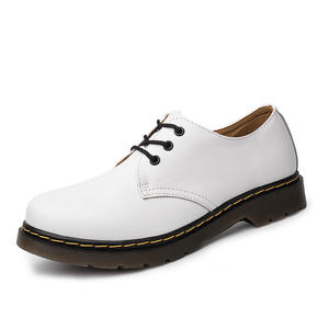 Chaussures habillées pour hommes de haute qualité avec semelle en caoutchouc souple et durable, fabriquées à la main, nouveau style, chaussures en cuir et richelieu pour hommes - Product Image 1
