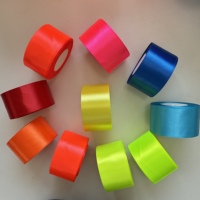 Pita Satin Neon Cerah & Berkilau dengan Saturasi Tinggi, Pita Poliester Custom 1,5 Inci 4cm Satu & Dua Sisi untuk Pembungkus Kado & Dekorasi