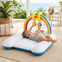 Tapis de sol gonflable souple en PVC pour bébé, tapis de jeu d'activités avec balles suspendues, vente en gros