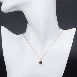 Yunnique – collier rond en acier inoxydable, or rose, chiffres romains, bijoux cadeaux unisexes - Product Image 4