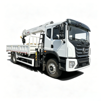 Grue compacte de 8 tonnes à flèche droite montée sur camion avec stabilisateurs hydrauliques pour le chargement de marchandises urbaines et la livraison d'équipements légers