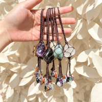 Pendentif en perles de cristal naturel en gros pour décorations de rétroviseur de voiture tissées à la main et accessoires suspendus, emballage inclus.