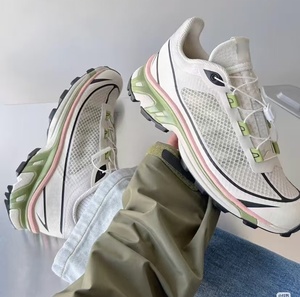 Chaussures de course professionnelles personnalisées pour l'extérieur - respirantes, avec amorti en mesh et antidérapantes, pour la randonnée et le trekking. - Product Image 4
