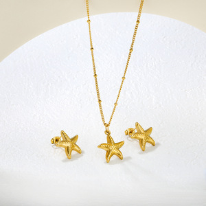 Ensemble boucles d'oreilles et collier étoile de mer, plaqué or, acier inoxydable, bijoux pour femme, cadeau, design vie marine - Product Image 2