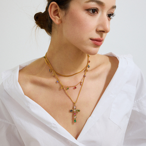 J&D 스테인리스 스틸 18K PVD 골드 도금 신상 크리스탈 레드 그린 컬러풀 예수 십자가 목걸이 - Product Image 5