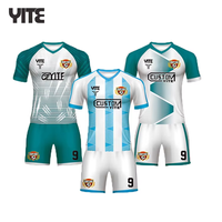 Ensemble d'uniformes de football en gros avec chaussettes – Maillot de football respirant de haute qualité pour clubs et écoles