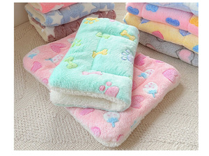 بطانية كلاب ناعمة من الفرو الصناعي بتصاميم متعددة من الشركة المصنعة بالجملة - Product Image 5