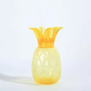 Wholesale Fruit Juice 500ml Plastic Bottles Plastic Pineapple Shape Water Bottle With Straw