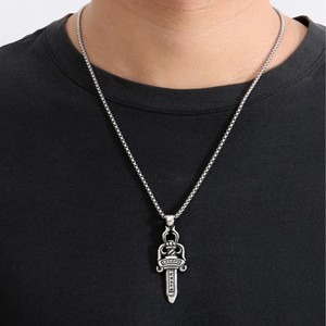 Yunnique – collier avec pendentif épée en argent tibétain pour hommes, bijoux de mode gravés avec clé gardienne, design géométrique - Product Image 4