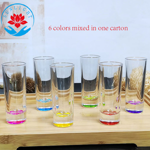 Fábrica al por mayor 65ML (2,5 OZ) Vasos de chupito rociados de fondo grueso para <span class=keywords><strong>Vodka</strong></span> Vasos de chupito coloridos Vaso de chupito de arco iris - Product Image 5