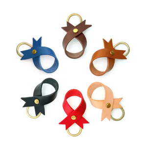 Llavero con lazo personalizado, colgante de cuero PU, llavero creativo para regalo de cumpleaños. - Product Image 5