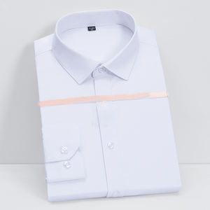 Chemise de bureau élégante pour homme avec col structuré, manches longues et tissu respirant en mélange de coton et de polyester - Product Image 6