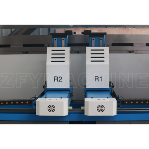 Prensa de 4/6 ejes con tope trasero, 200T/3200mm, controlador DA-66T - Product Image 2