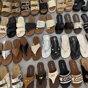 Nouvelles sandales plates à boucle métallique pour femme, style été, antidérapantes, pour la plage, chaussures femme, vente en gros, styles variés - Product Image 1