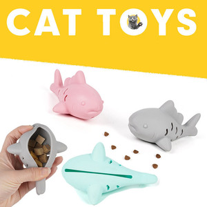 Jouet pour animaux de compagnie en forme de poisson, distributeur de friandises pour <span class=keywords><strong>chat</strong></span>, jouet interactif en silicone, puzzle alimentaire pour chats, jouet à friandises - Product Image 2