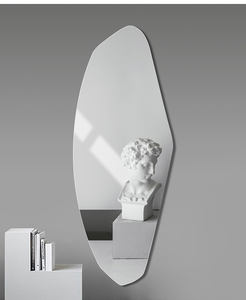 Specchio da parete a figura intera con specchio da toeletta a led a forma irregolare progettato da parete con luci - Product Image 3