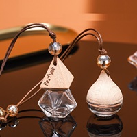 Bouteilles d'huile essentielle en verre transparent de 6ml 10ml avec diffuseur de roseau de parfum à bouchon à vis pour parfum de désodorisant de voiture suspendu