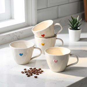 Mug en porcelaine personnalisé, design tendance et créatif, en forme de cœur, avec relief martelé sous glaçure, à large ouverture, réutilisable, compatible lave-vaisselle, pour cadeaux promotionnels - Product Image 3