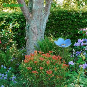 GARDMATE Lot <span class=keywords><strong>de</strong></span> 2 mangeoires à oiseaux en fonte avec motif <span class=keywords><strong>de</strong></span> fleurs « Oublie-moi-pas » avec des dimensions <span class=keywords><strong>de</strong></span> 14x14x75 cm pour les oiseaux sauvages à usage extérieur - Product Image 4