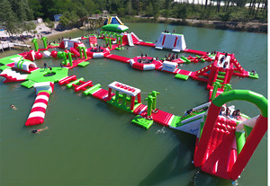 Équipement de parc aquatique gonflable Xinyue unisexe de haute qualité, parc aquatique géant flottant en PVC personnalisé, installation facile, kits de réparation avec souffleur - Product Image 2