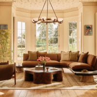Canapé sectionnel incurvé vert olive moderne avec base en bois, ensemble de meubles de salon design pour villa et maison