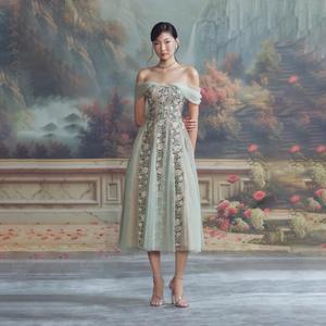 <span class=keywords><strong>ชุด</strong></span>เดรสยาวปานกลางผ้าตาข่ายปะติดปะต่อแบบเปิดไหล่สไตล์เวียดนามคุณภาพสูงสำหรับวันหยุด - Product Image 1