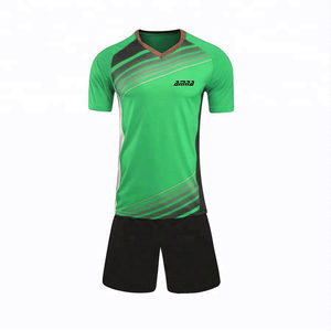Uniforme de entrenamiento de fútbol personalizado por sublimación, Conjunto de Jersey de fútbol de manga corta con cuello redondo - Product Image 2