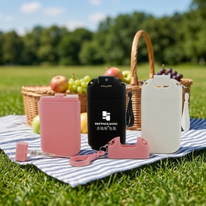 PWU007 Flacon pulvérisateur rechargeable format carte de crédit 30 ml, portable, pour désinfectant pour les mains, avec cordon - Product Image 1