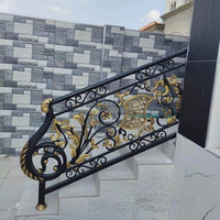 Escalier en colimaçon en fer forgé vintage européen sur mesure, garde-corps en acier inoxydable résistant à l'eau, caractéristiques incurvées pour