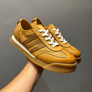 Baskets respirantes en cuir véritable pour hommes, style rétro ajouré, chaussures décontractées à talon plat, couleur unie, lacets avant, idéales pour la marche - Product Image 3
