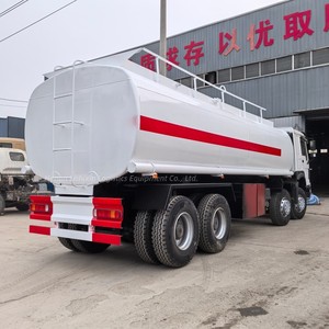 <span class=keywords><strong>Camion</strong></span>-<span class=keywords><strong>citerne</strong></span> diesel Sinotruk Howo 8x4 d'occasion, 371 ch, transporteur de carburant, capacité de 30 m3 - Product Image 3