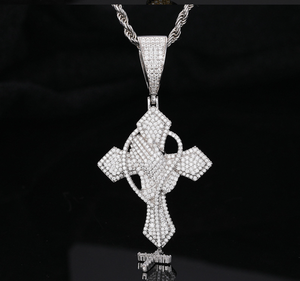 Nouveau style Pendentif croix décontracté/sportif en argent sterling 925 avec breloque personnalisée en moissanite sertie, plaqué rhodium/or, sertissage griffe GRA - Product Image 5