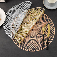 Napperon creux isolé en PVC moderne Tapis de table décoratif pour hôtel Tapis de tasse pour le commerce électronique à conception transfrontalière pour le restaurant