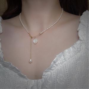 Collier en perles naturelles avec motif géométrique en millet blanc d'eau douce pour femmes, chaîne de clavicule tendance, cadeau pour les amoureux - Product Image 2