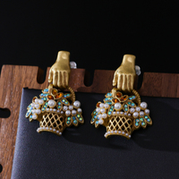 Boucles d'oreilles pendantes en forme de panier de fleurs, plaqué or 18 carats, alliage de cuivre, finition vieillie, incrustées de strass et de perles simulées