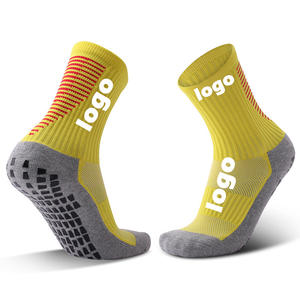 2025 <span class=keywords><strong>calcetines</strong></span> de agarre de nuevo estilo de alta calidad con logotipo personalizado de Jacquard <span class=keywords><strong>calcetines</strong></span> deportivos antideslizantes para mujeres y hombres - Product Image 5