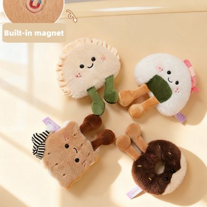 Aimants de réfrigérateur en peluche personnalisés OEM/ODM, mini 14 cm, en forme de dessins animés (dumplings, beignets, biscuits), autocollants de réfrigérateur - Product Image 2